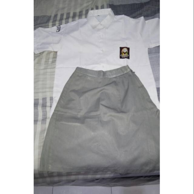 Satu Set Seragam SMA Wanita Kalam Kudus