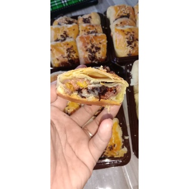 BOLEN PISANG ALMAHIRA JEMBER ( 1 box isi 6 )