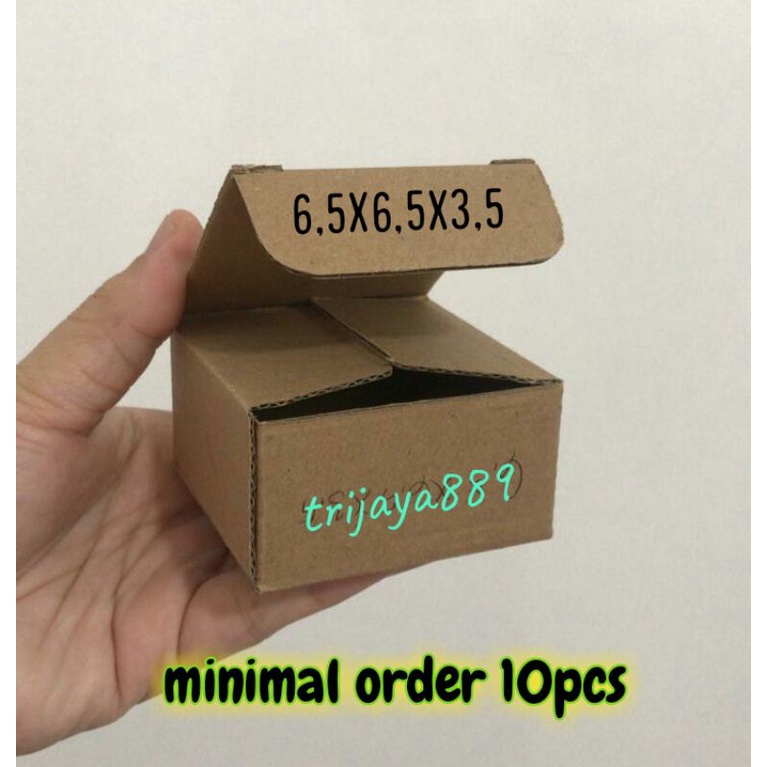 

kardus box diecut uk. 6,5x6,5x3,5 DIECUT