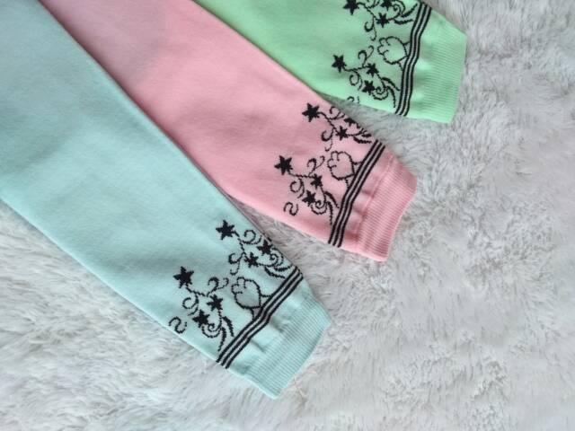 Kaos Kaki Jempol Wanita Muslimah Motif Mahendi (Nylon Spandex, Tapak Hitam, Size L, Panjang, Murah)