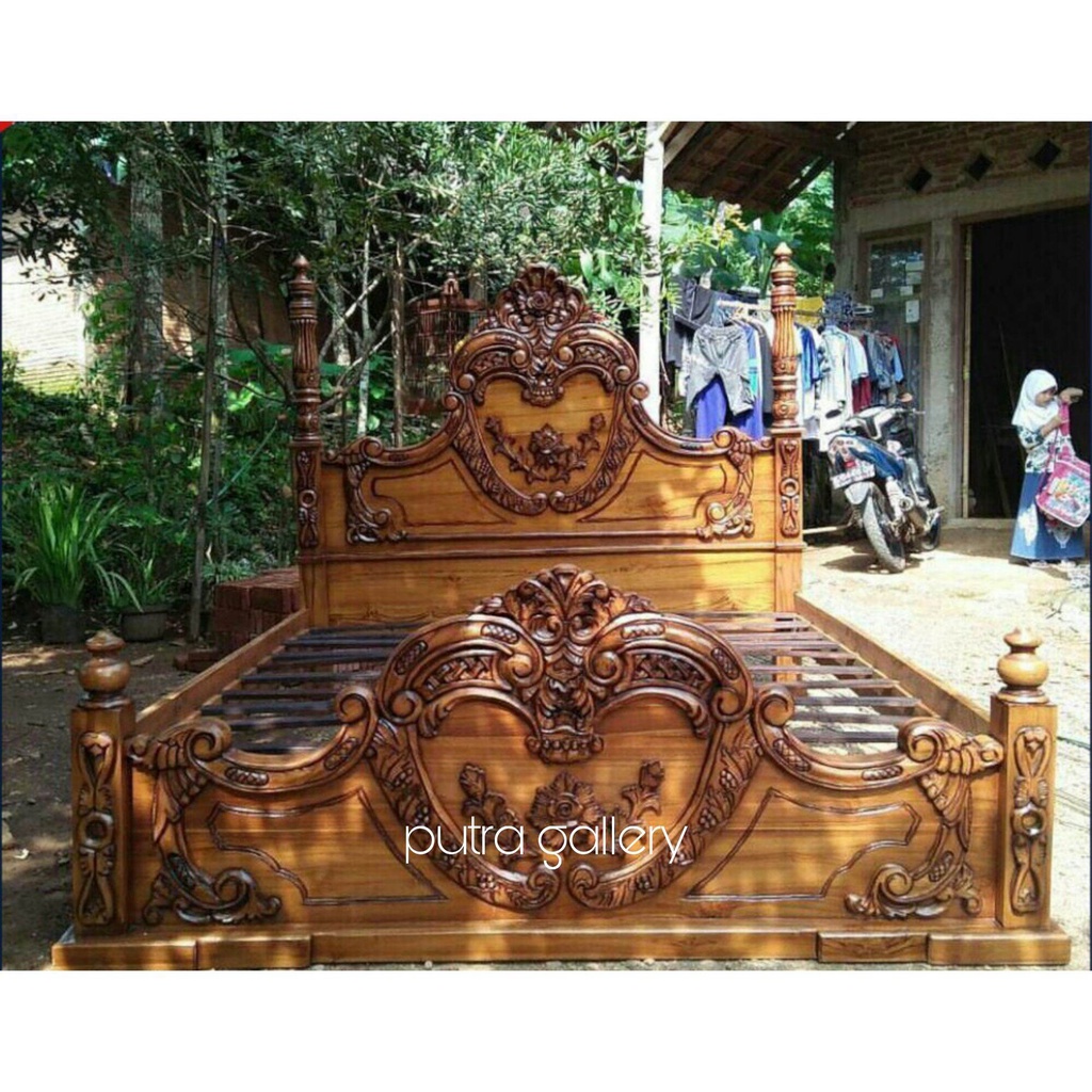Ranjang tempat tidur jati / Dipan ukir cinta kayu jati / Furniture jati jepara / Putra Gallery Meube