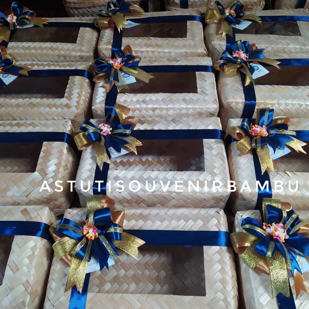 

BESEK JUMBO 20X30 NATURAL TUTUP MIKA FREE PITA CANTIK besek hajatan besek hantaran besek hampers packaging