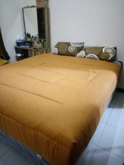 Polos_bed Cover Aja Fata Signature Polos Embos Uk.180/160