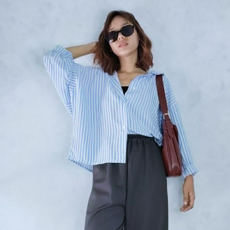 Edition Oversized Plaid Motif Kemeja Asimetris Wanita