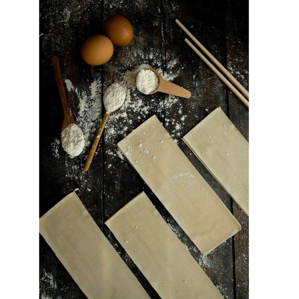 

[PROMO KKW42] Kulit Samosa 8x28cm 1kg ( Isi Kurang Lebih 60-70 Lembar) Grosir