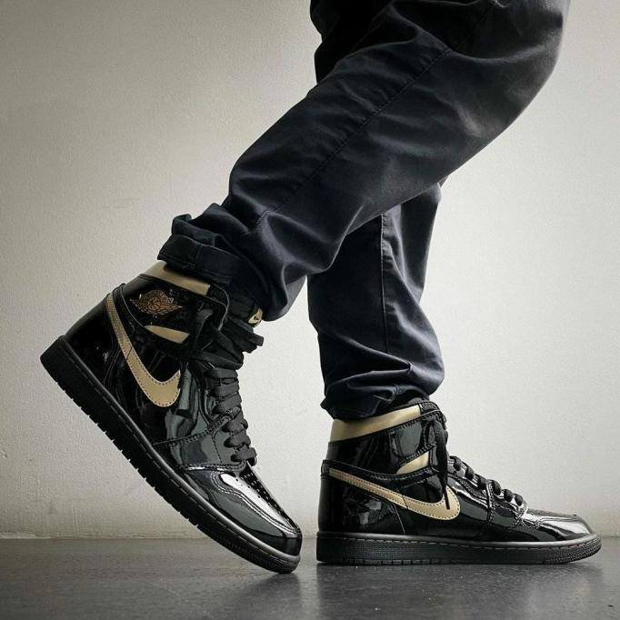 jordan high black and gold