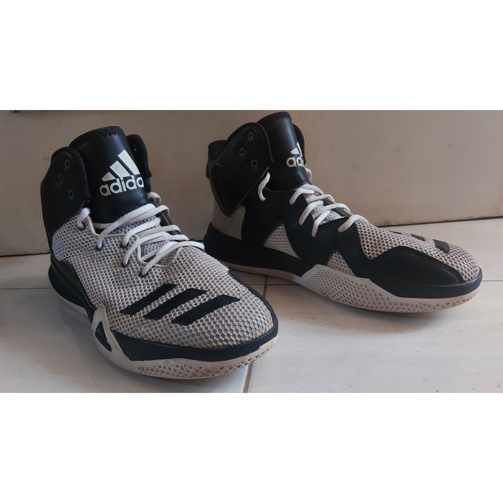 Sepatu basket Adidas Dual Threat Mid Black White bekas