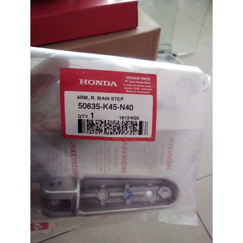 ARM R MAIN STEP CBR150 LED 50635K45N40