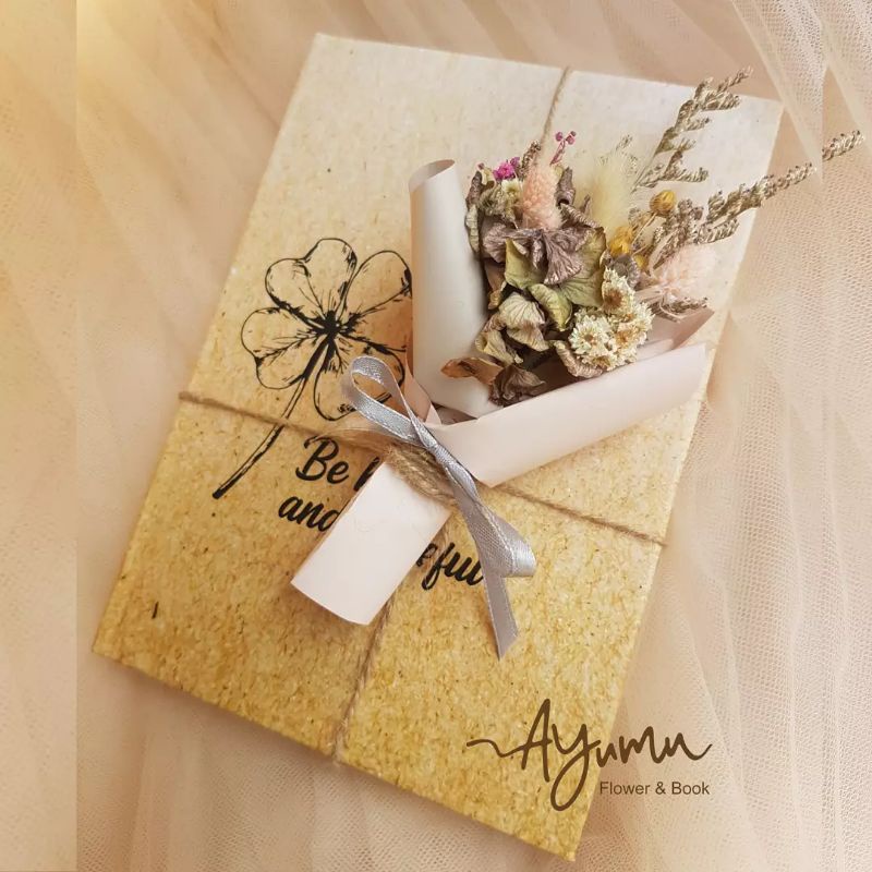 

#notesouvenir #notessouvenir #jualnotebook #jualagenda #jualdiary #notebooksolo #minibouqet #kadoucu