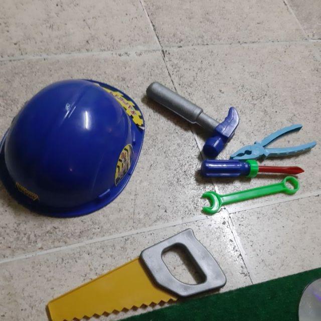 Mainan Helm Konstruksi Tools Perkakas Alat Tukang
