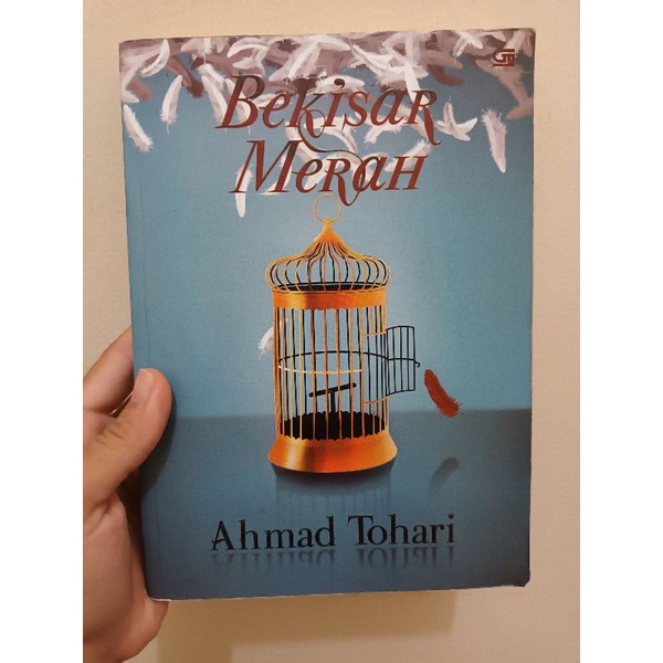 BERKISAR MERAH - AHMAD TOHARI