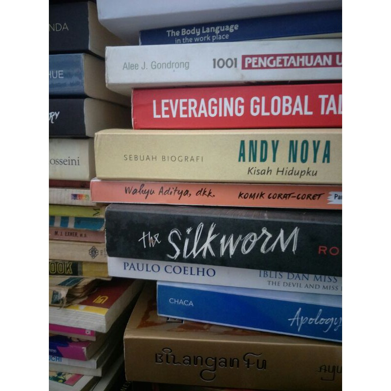 1 Set Buku Pesanan Original Bilangan Fu dan Agatha Christie