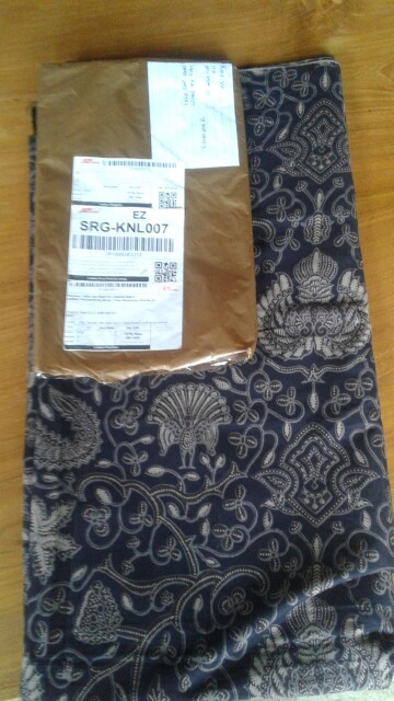 Kain Batik Solo (cabut Alusan) Motif Wahyu Tumurun Warna Dasar Hitam
