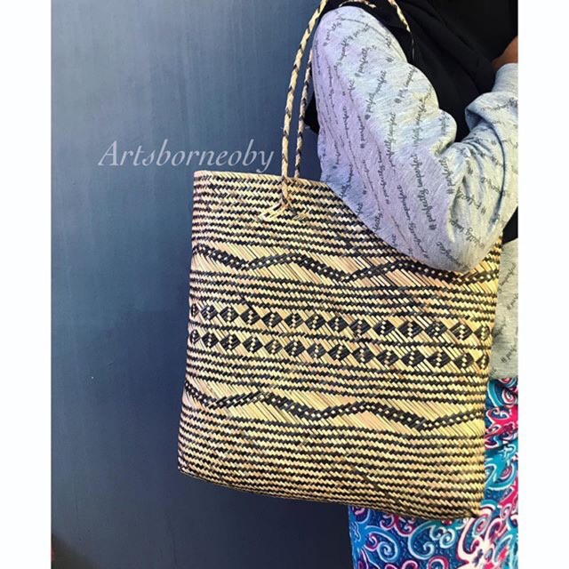 Tas Rotan Khas Kalimantan