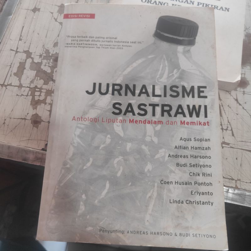 Buku jurnalisme sastrawi