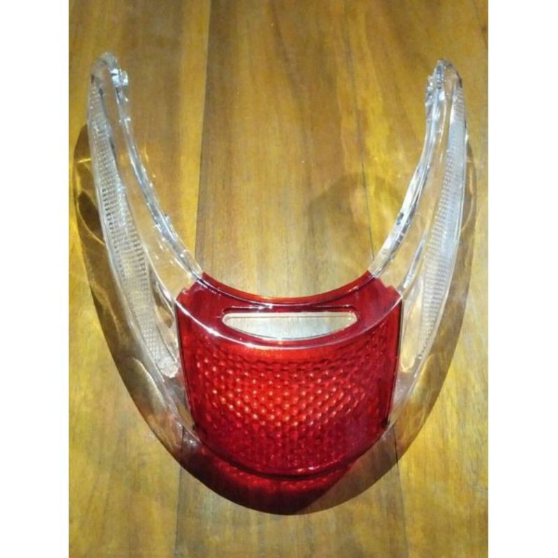 MIKA KACA LAMPU STOP BELAKANG VARIO 110 CW KARBU