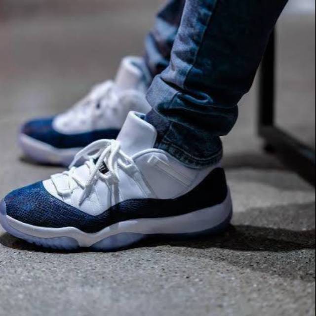 Sepatu Nike Air Jordan 11 Low