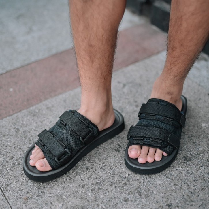 ALMO FULL BLACK x JACK Sandal Casual Hitam Pria Sendal Slide Jalan Santai Harian Slippers Main Hangout Nongkrong Slop Kondangan Lebaran Slip On Remaja Dewasa Selop Kerja Semi Formal Premium Strap Flip Flop Sport Fashion Men Footwear Keren Terbaru Kekinian