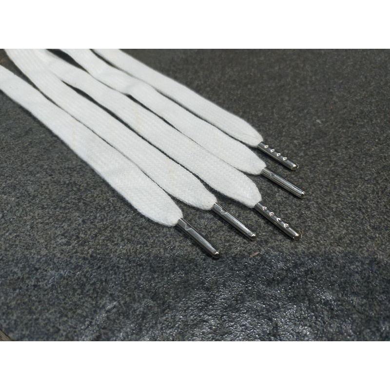 tali Hoodie flat aglet putih