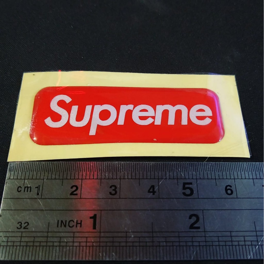 

Sticker Timbul Resin Supreme 5,5x2cm