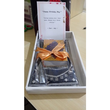 

kado ulangtahun cowok/kado wisuda