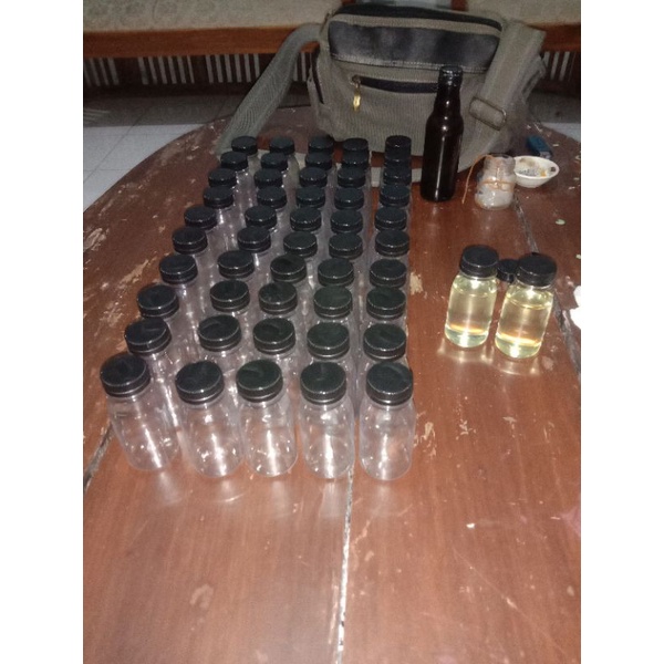 

Minyak Kelapa Hijau Asli 100%Tanpa Campuran