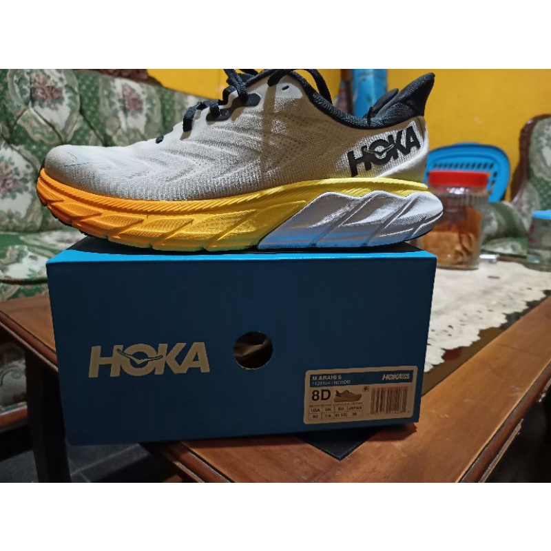 Hoka one one arahi 6