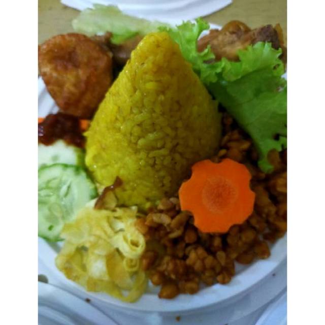 Tumpeng Mini / Tumpeng warna / Nasi Kuning