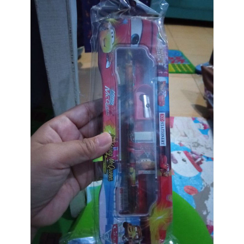 

Tempat pensil anak berkarakter
