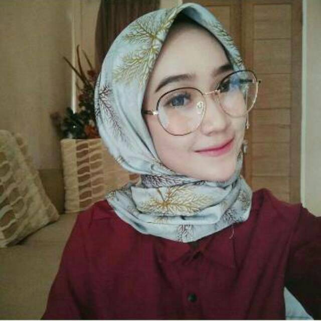 Cherry123 - Hijab jilbab royal silk maxmara segi empat premium original