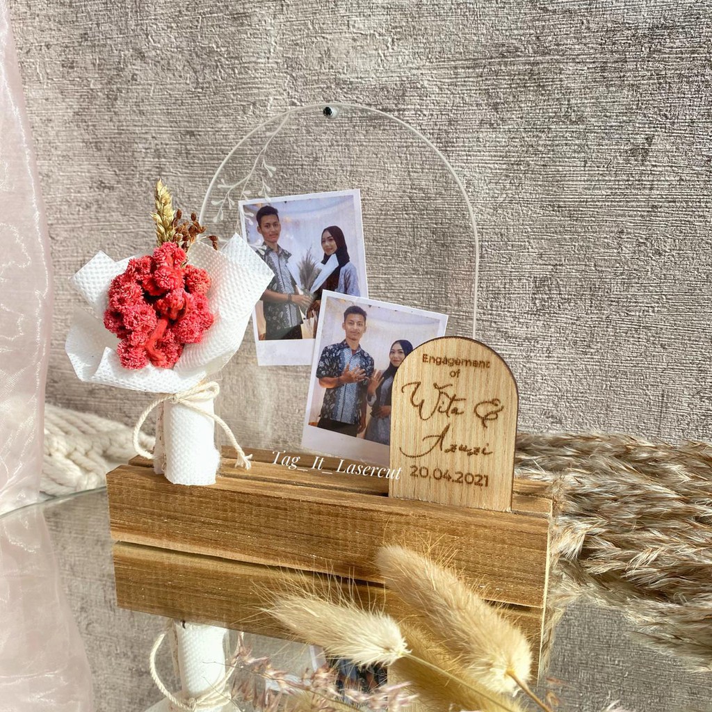 Dried Flower Engagement Wedding Graduation Birthday Gift Pajangan Bingkai Foto Wooden Frame Akrilik 