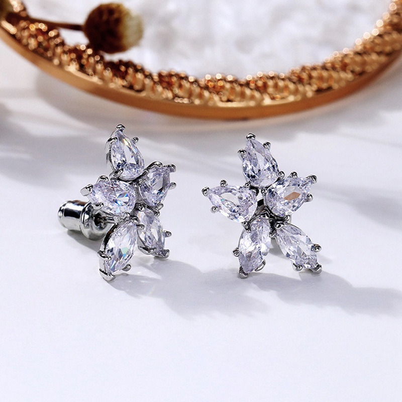 Fancyqube Anting Stud Desain Bunga Kristal Cubic Zirconia Aaa Gaya Simple Untuk Wanita