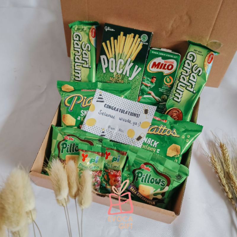 

SNACK BOX HADIAH WISUDA//ULANGTAHUN//HAMPERS