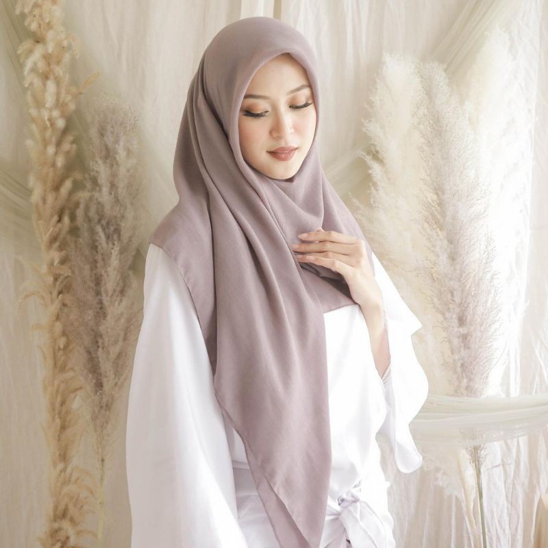 KERUDUNG SEGIEMPAT BELLA SQUARE /HIJAB SEGIEMPAT