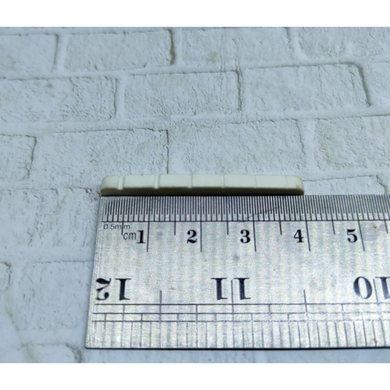 Nut Slotted Stratocaster 40mm Fender Squier Style