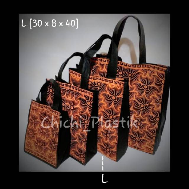 Kantong spunbond ukuran L/ tas kain / goodie bag / tas souvenir/ kantong souvenir batik (30x40x8)