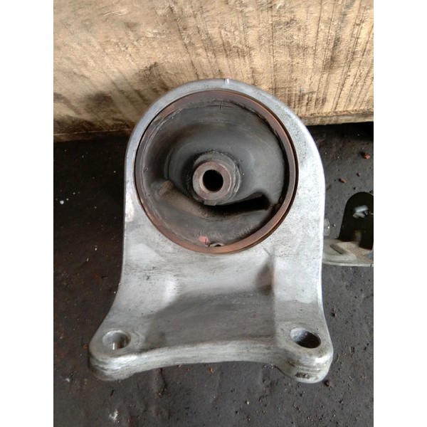 Mounting transmisi matic Nissan Xtrail original