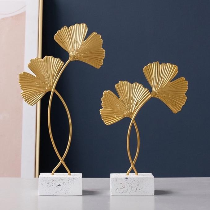 

Cuci Gudang Awal Tahun Golden Gingko Leaf Ornament / pajangan Daun Gingko Emas Cuci Gudang Awal