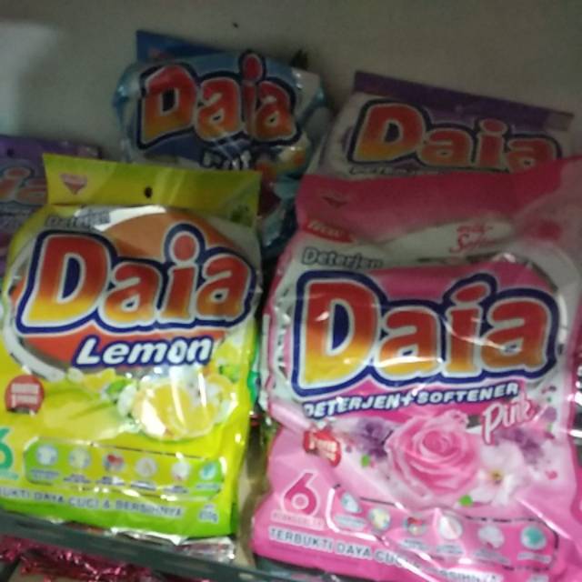 Daia Deterjen + Softener 850g berhadiah piring