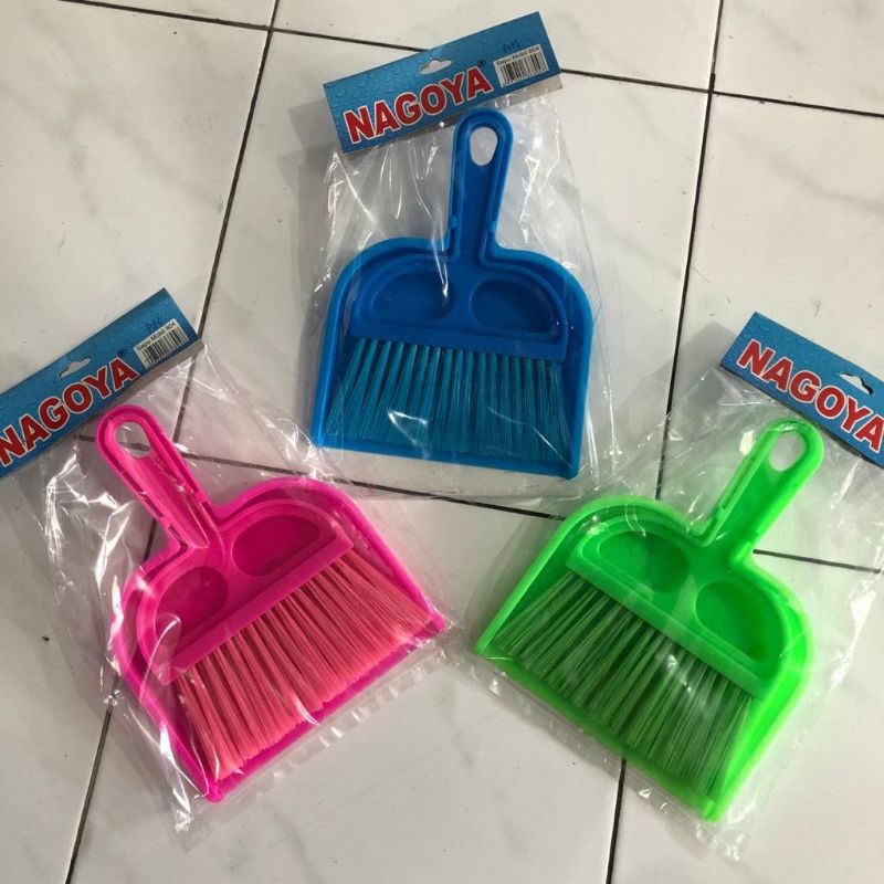 Sapu mobil mini dustpan nagoya / sapu pengki / sapu serbaguna