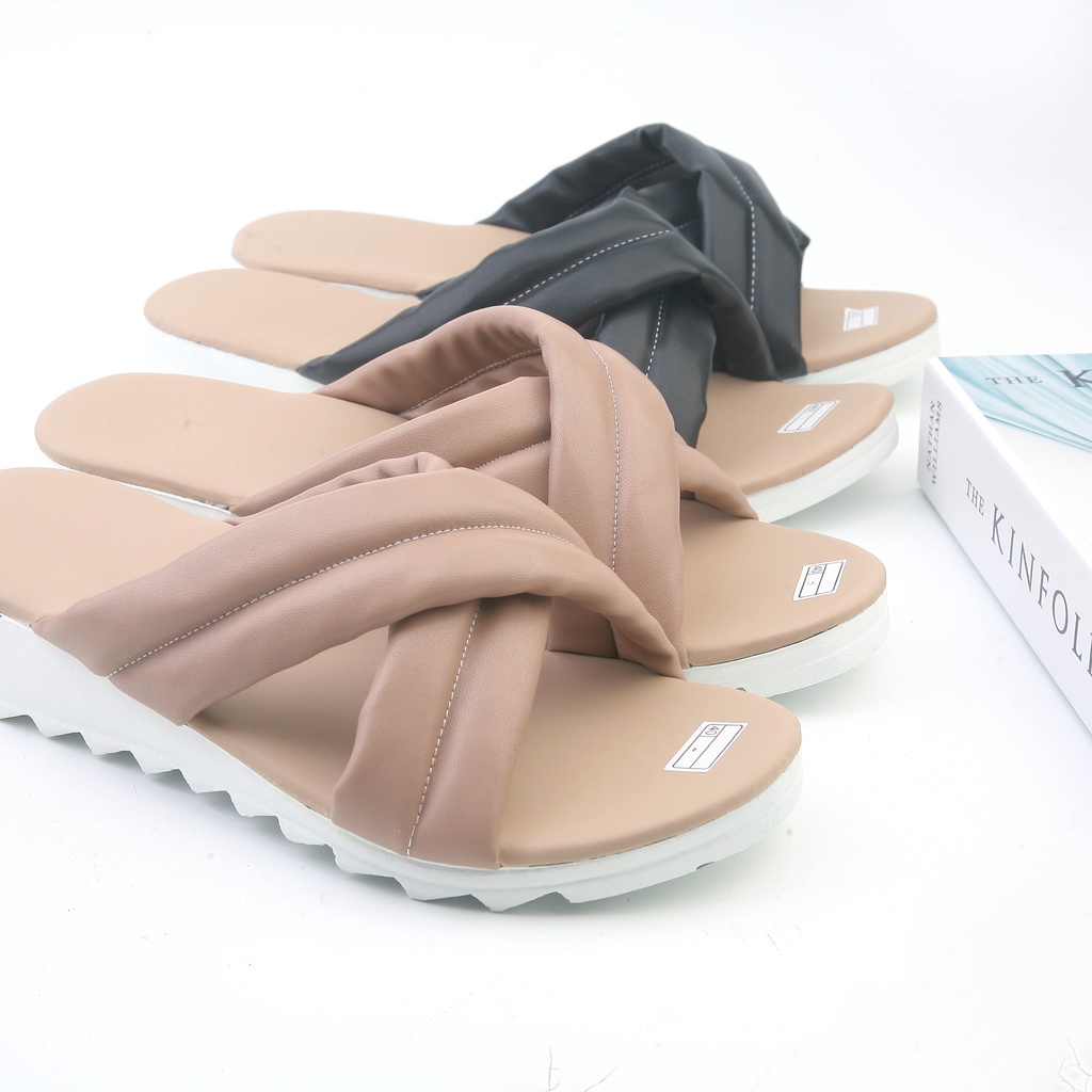 Lexy - PATRICIA Sandal Wanita Busa Silang Empuk Slop Casual