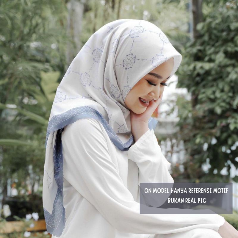 KERUDUNG VOAL SEGI EMPAT LUNA SERIES