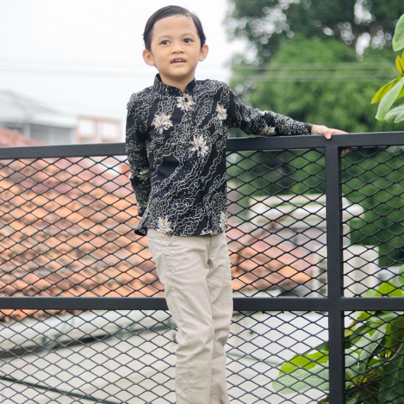 BatikBule Kemeja Batik Anak hitamHijau dan Navy slimfit