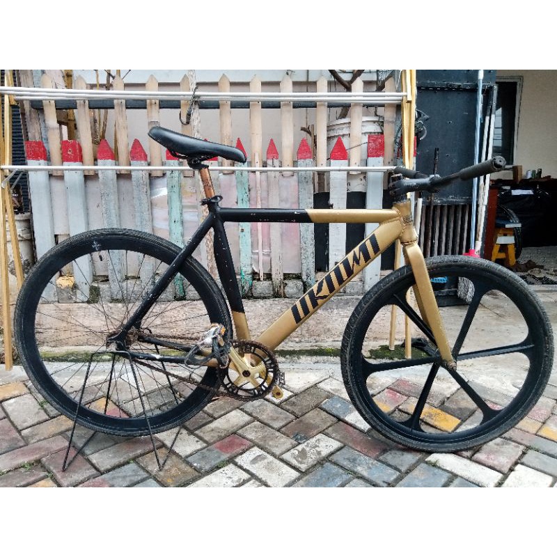 sepeda fixie united soloist 77 repaint