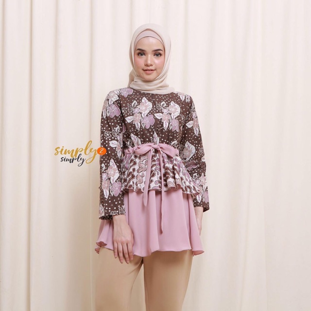 Ruffle Pinkybrown by Simply2Simply