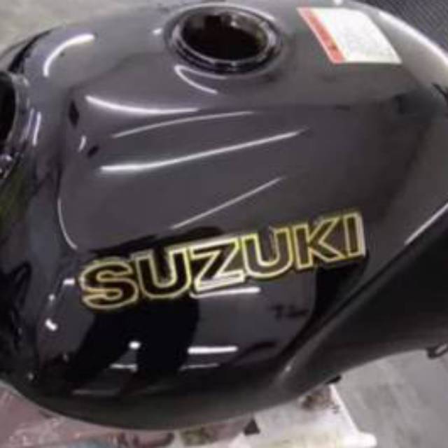 Stiker suzuki timbul untuk tanki Thunder 250 replika