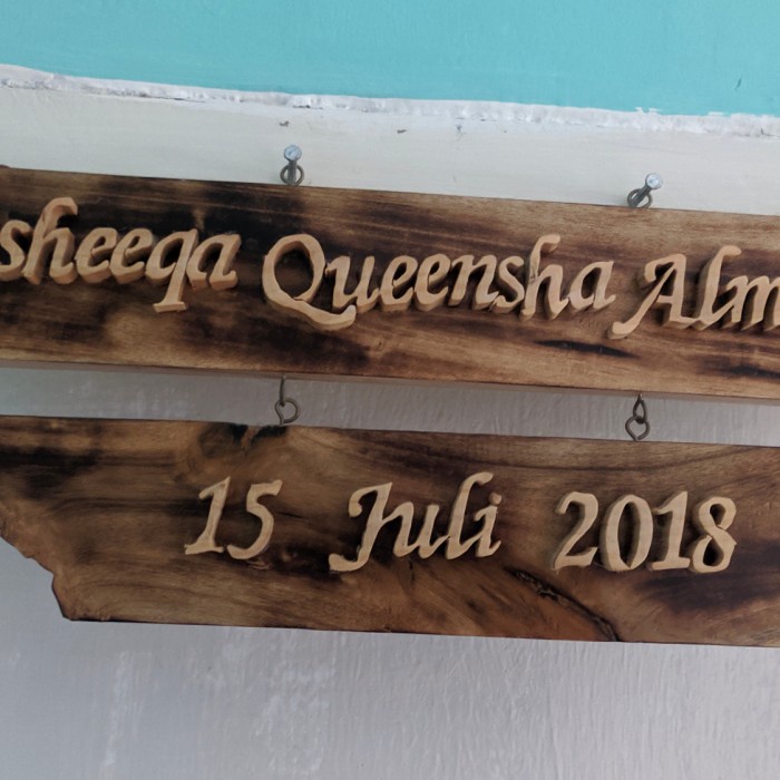 PAPAN NAMA GANTUNG KAYU
