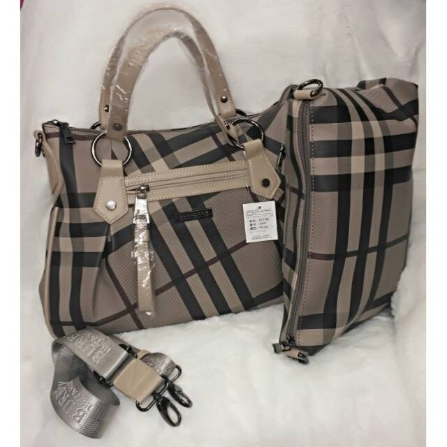 

Burberry isi A405