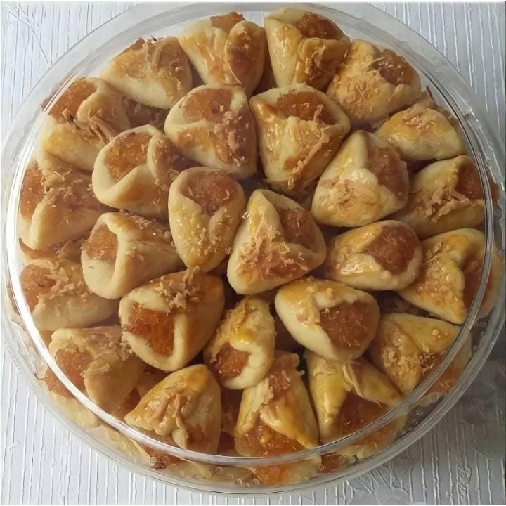 

Kue Nastar Cone/Kerucut Nanas Nastar Na Dira 250gram PREMIUM Kue Nastar Kue Kering Kue Nastar Kue Lebaran Kue Cemilan Lembut Lumer