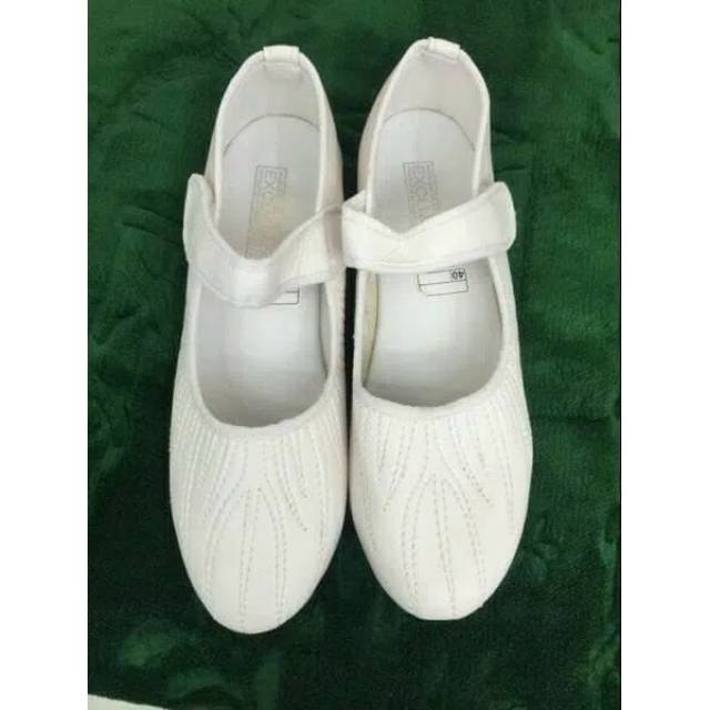 Sepatu haji dan umroh wanita/perlengkapan haji dan umroh